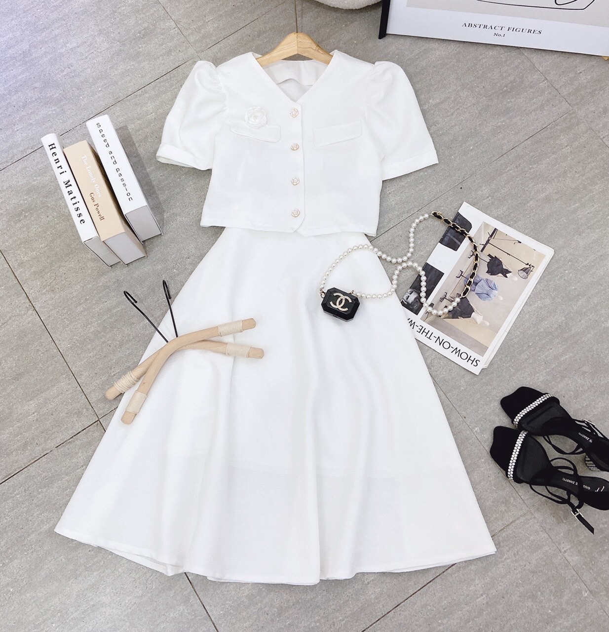 Set áo croptop trắng kèm chân váy xoè tiểu thư hàn quốc 2 mẫu