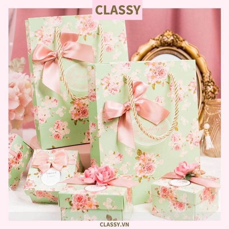 Hộp quà tặng Classy cỡ lớn gắn hoa gắn nơ sang trọng PK1381