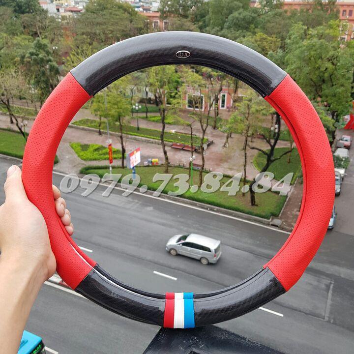 Bọc vô lăng vân Carbon cao cấp Logo theo hãng xe KIA