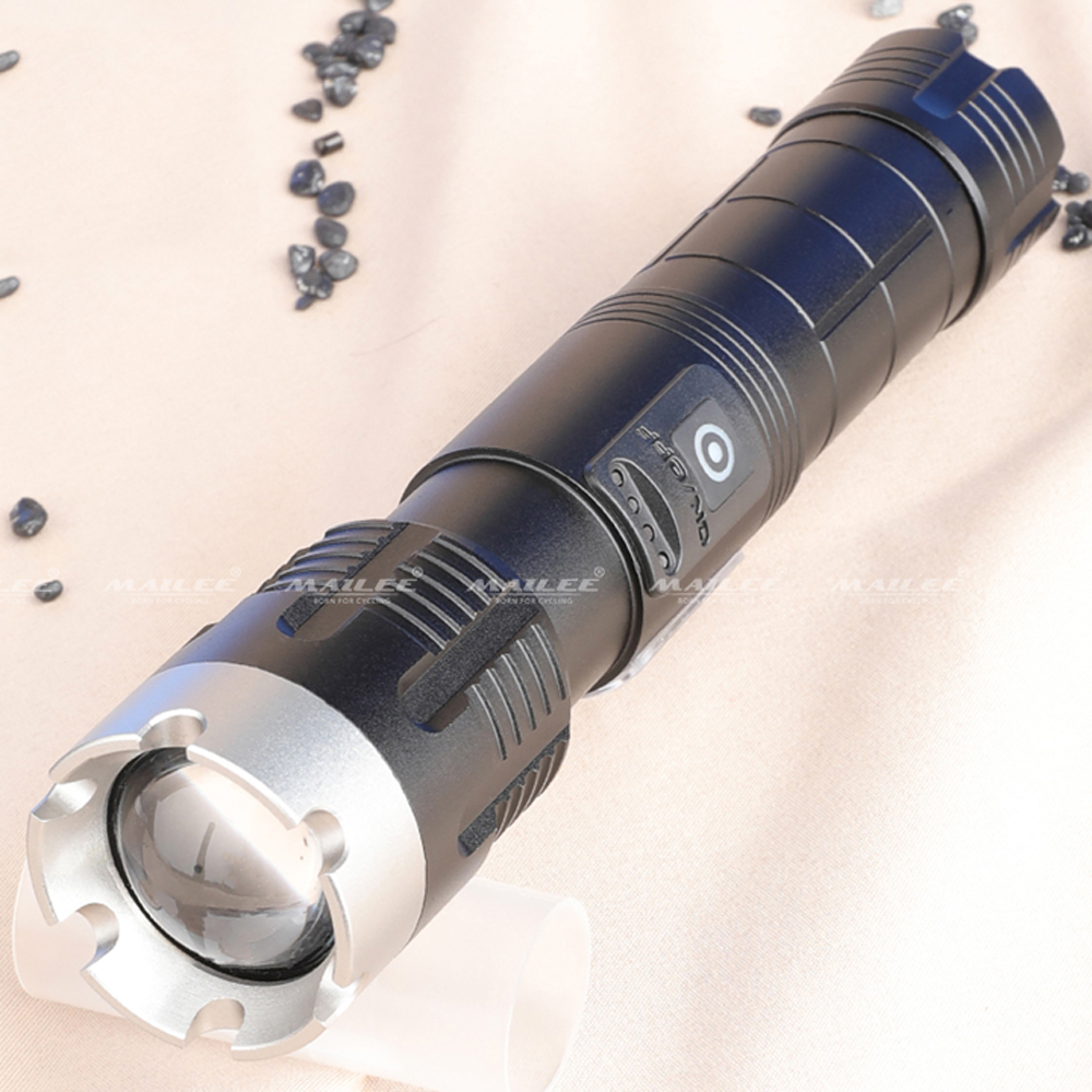 Đèn pin siêu sáng P70 độ sáng 1500lumen chống nước vỏ nhôm tản nhiệt có thể sạc tuổi thọ pin dài dung lượng lớn 5000mah