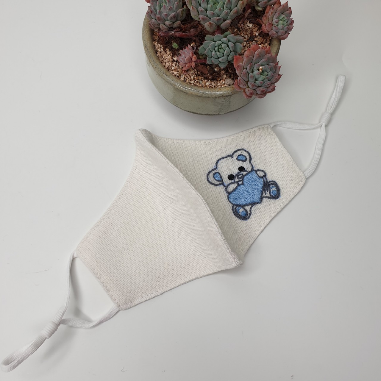 Khẩu trang thêu tay vải linen JL234K dành cho bé yêu