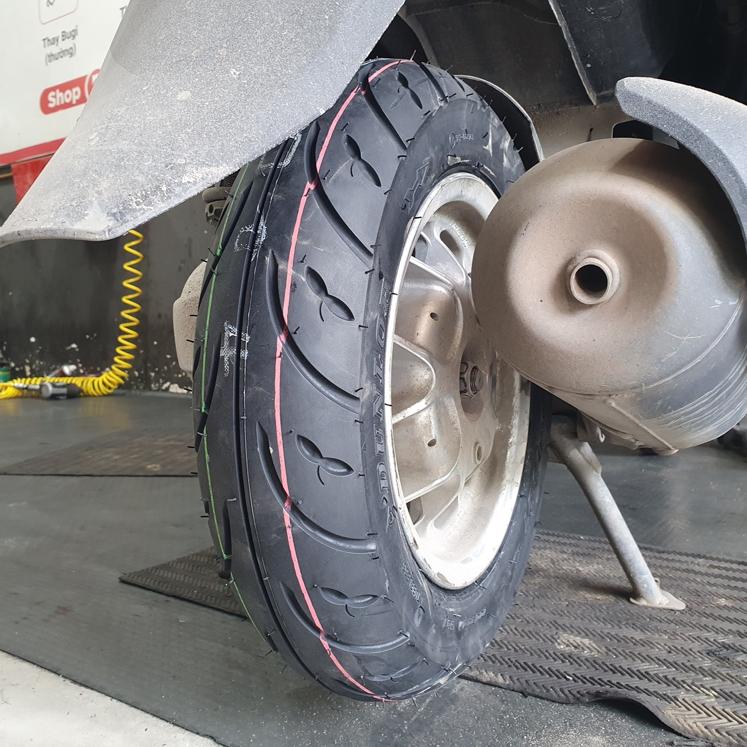 Lốp Dunlop D307 (90/90-12 - 100/90-10)
