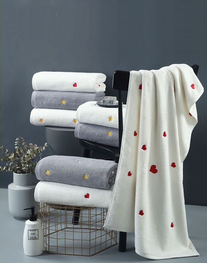 Khăn Tắm Cotton Màu Trắng Thêu Hình Sang Trọng