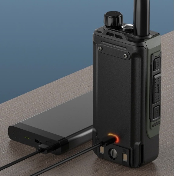 Bộ đàm hai chiều Sothing Baofeng BF-UV16M , 999 kênh, chống nước IP67, khoảng cách truyền 5-10km