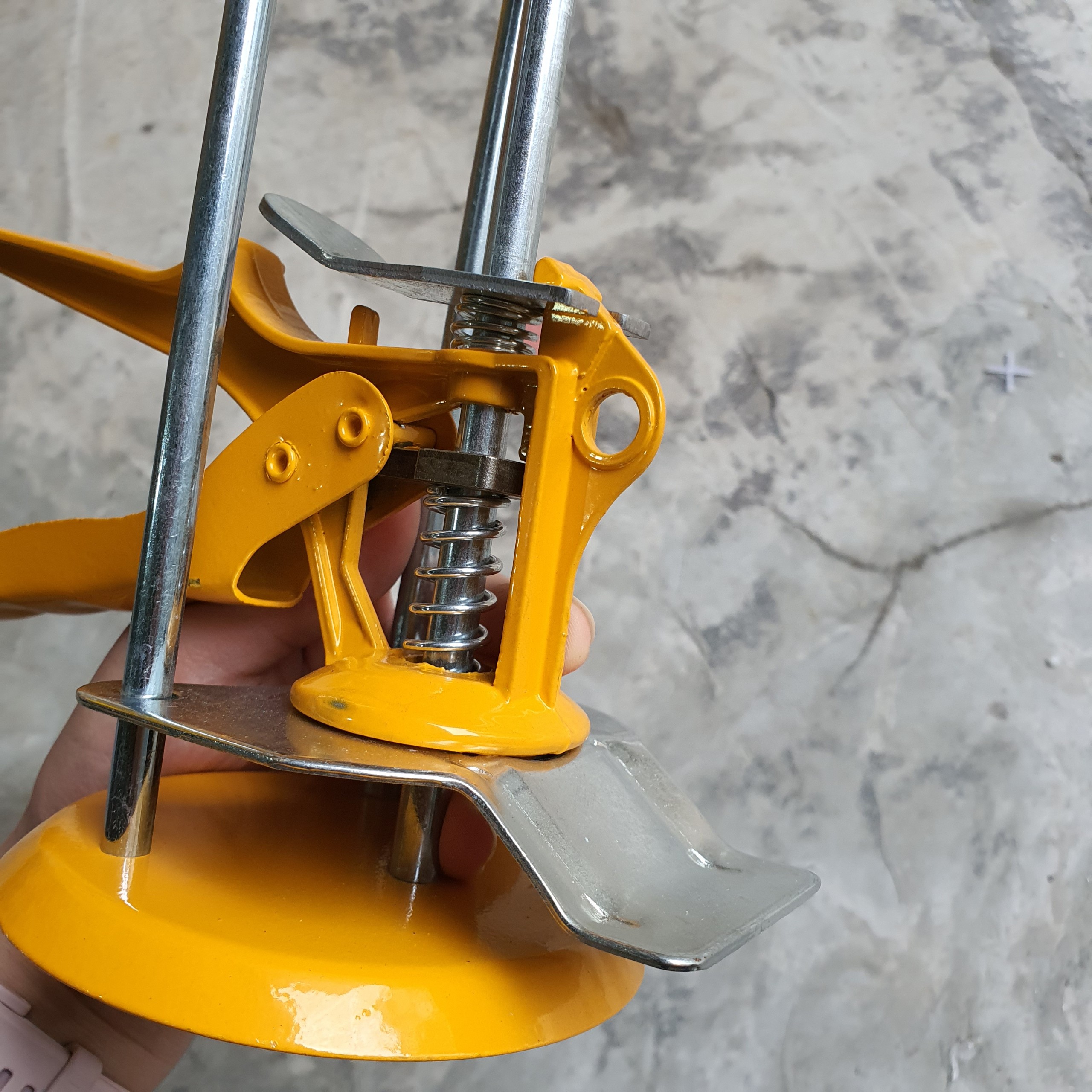 Combo 4 Chiếc Kê Kích Gạch Chân Tường - Con Đội Lấy Cốt Gạch 03 Trụ - Tải Trọng Tối Đa 85kg/ Chiếc