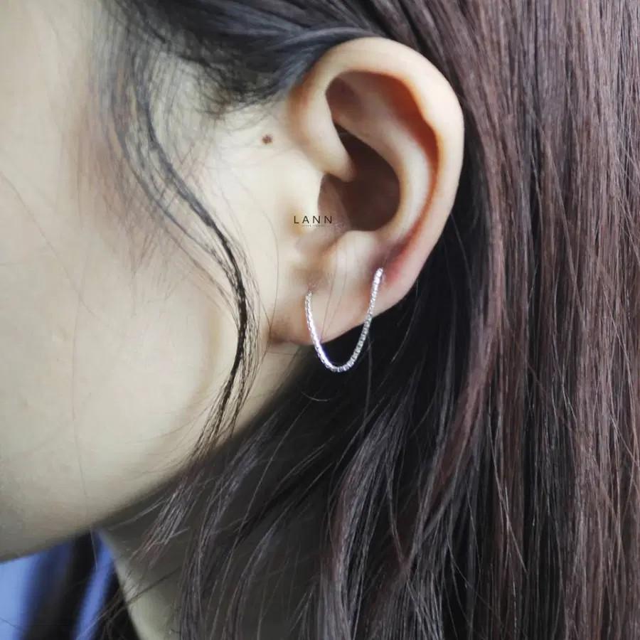 Khuyên xỏ hai thanh trơn S925 LANN