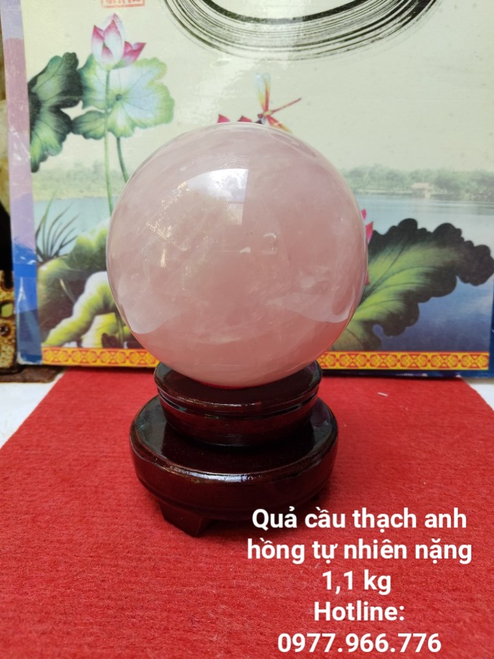 Quả Cầu Đá Thach Anh Hồng Phong Thủy Có Tặng Kèm Đế Gỗ Xoay