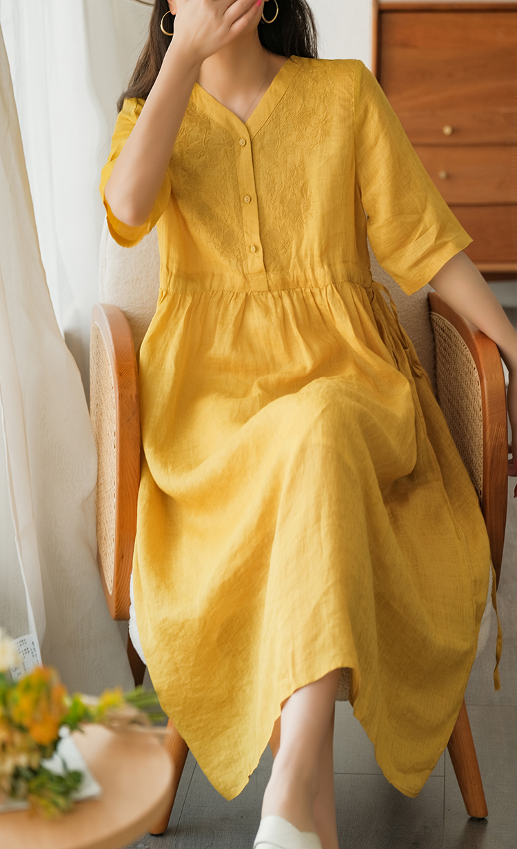 Đầm linen dáng dài cổ tim thêu hoa, Váy linen suông nữ thắt eo phong cách retro AH189