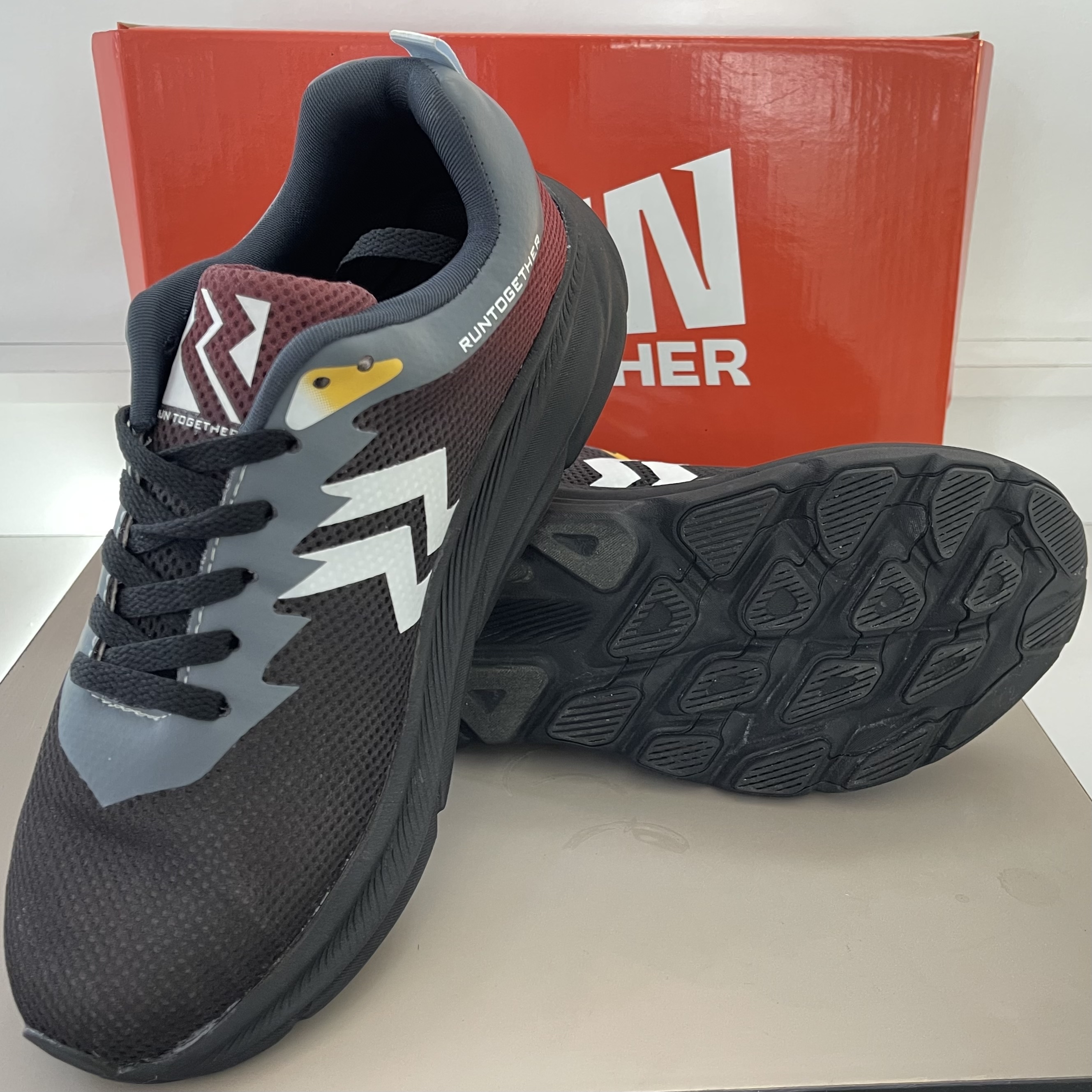 Giày Sneaker Thể Thao Thời Trang - Run Together RT08 - Màu: Đỏ Đen