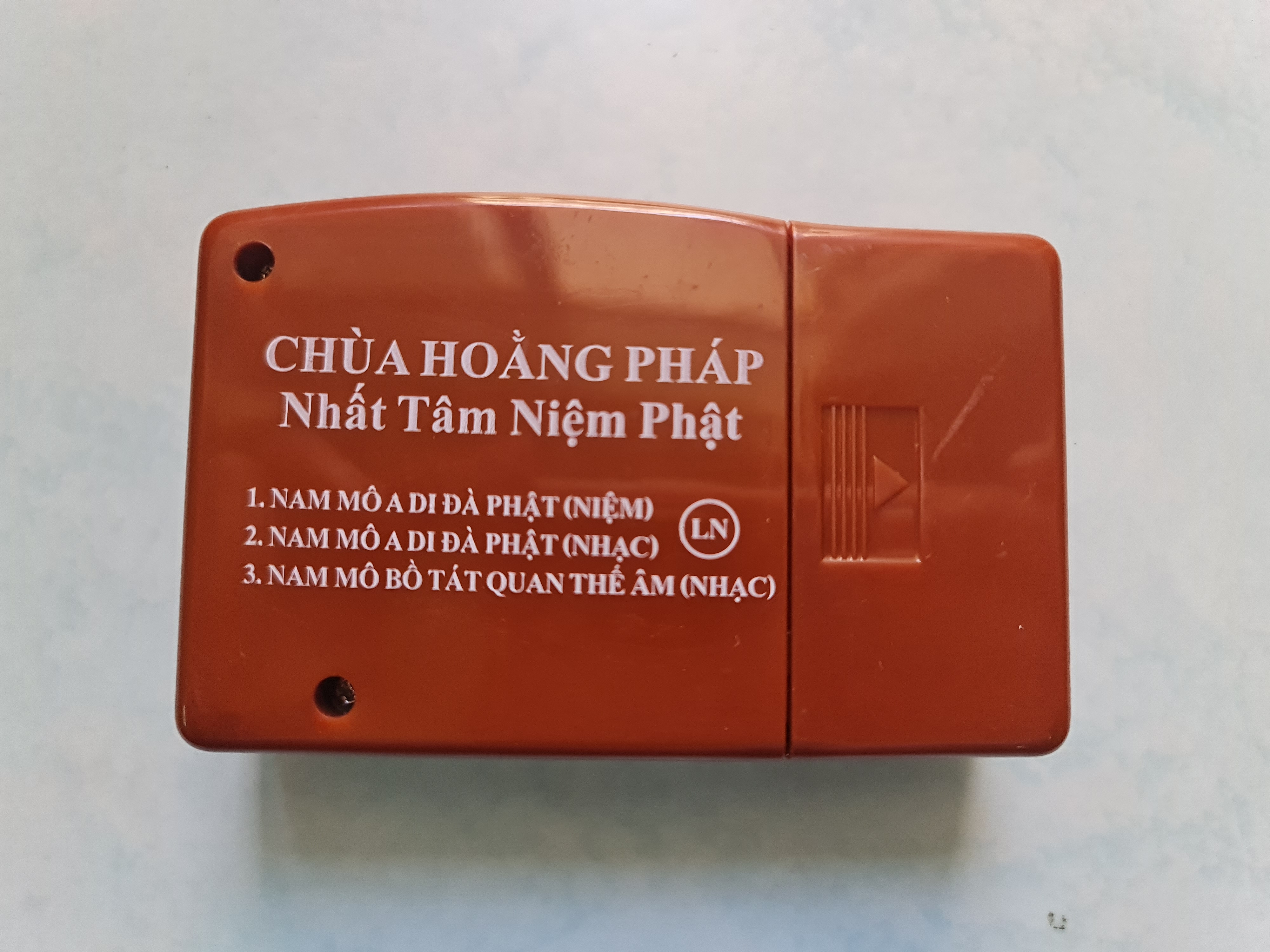 Máy niệm Phật Tụng Kinh có sẵn 3 Bài Kinh (Chạy Pin hoặc cắm điện) Chùa Hoằng Pháp Nhất Tâm Niệm Phật