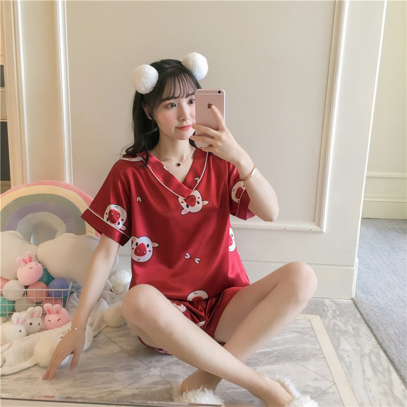 Đồ bộ mặc ở nhà ngắn hình heo con phi lụa cao cấp C008