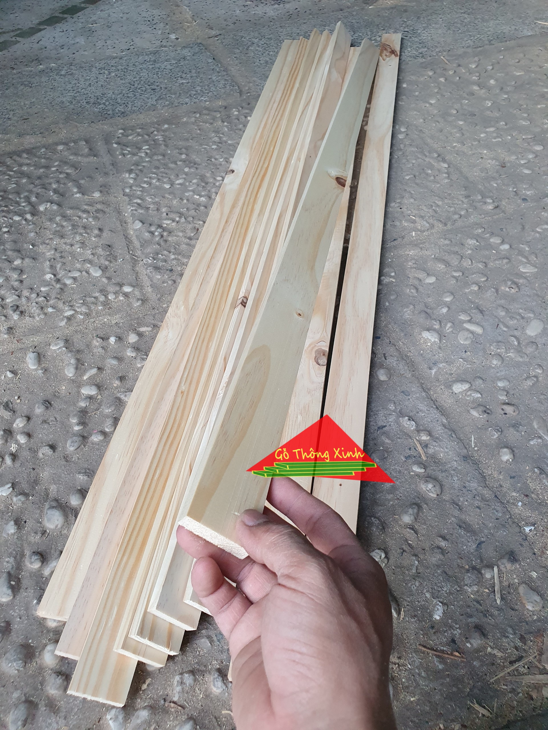 Thanh gỗ thông dày 1cm,rộng 4cm,dài 80cm dùng làm nẹp,khung viền,đóng kệ,đóng vật dụng,trang trí,DIY