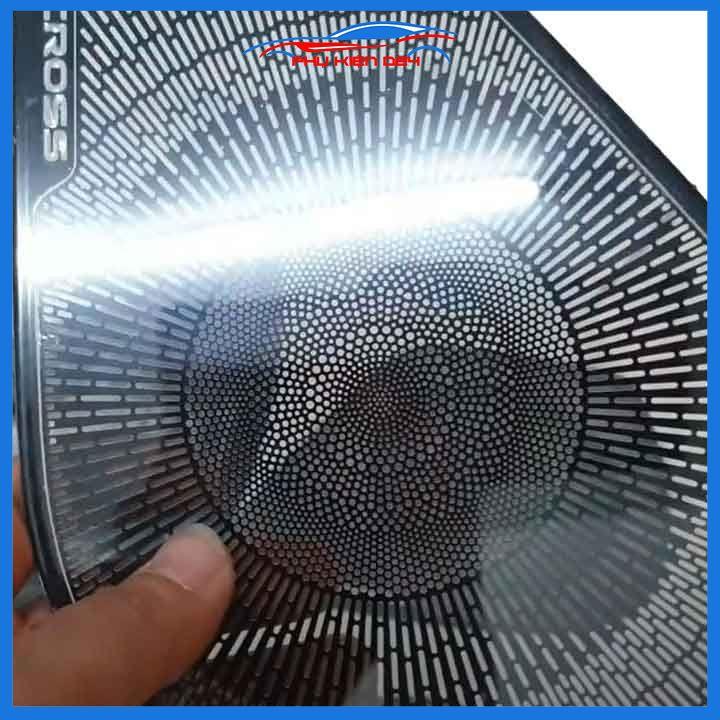 Bộ ốp màng loa vân Titan cho xe Corolla Cross 2020-2021-2022 chống xước trang trí nội thất ô tô