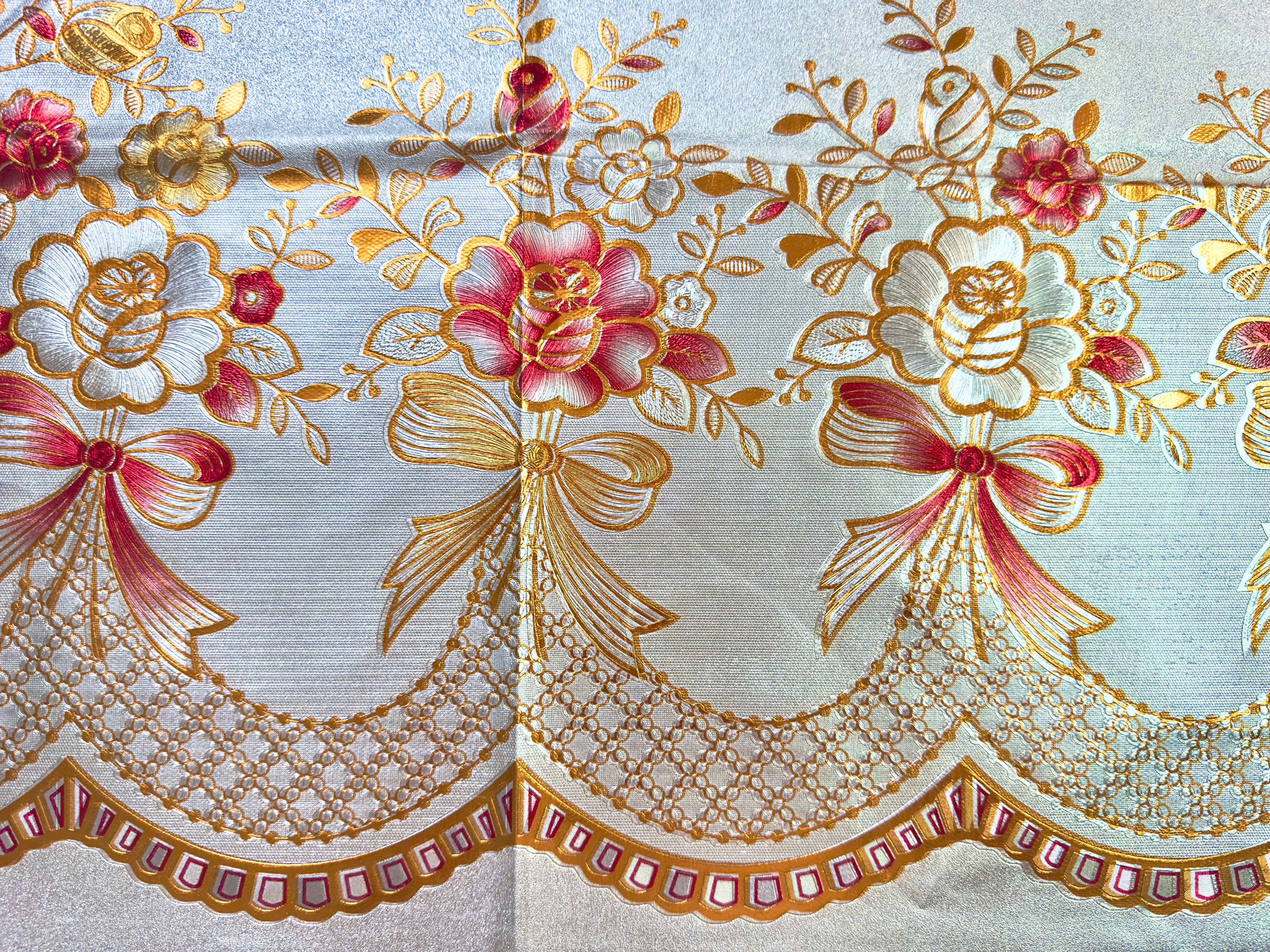 Khăn trải bàn PVC W751 - in nổi hoa văn sang trọng, nền màu vàng nhủ, không thấm nước