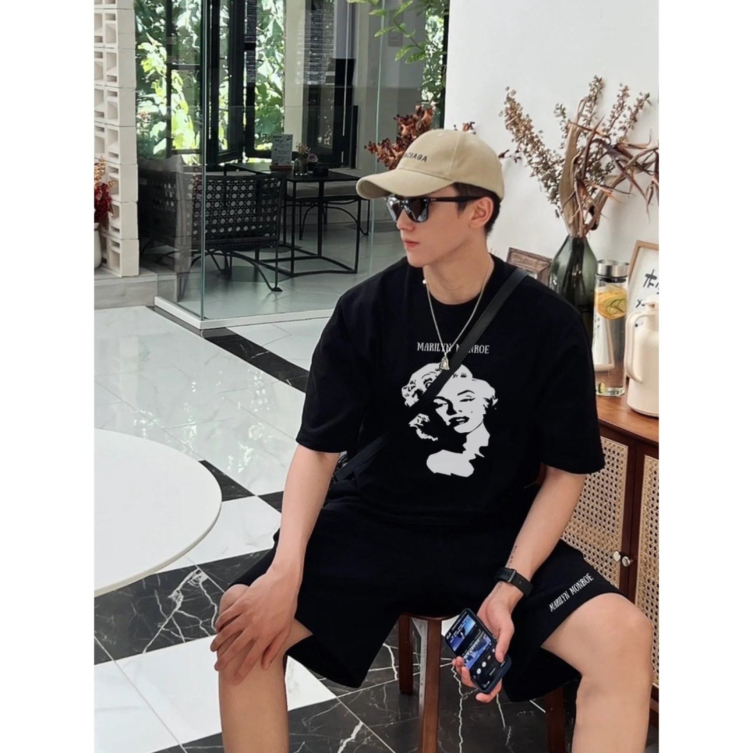 Bộ Quần Áo Thun Nam Nữ Thiết Kế LISA Chất Liệu Cottom Cao Cấp Form Rộng Tay Lỡ Phong Cách Trẻ Trung Năng Động Cá Tính Unisex