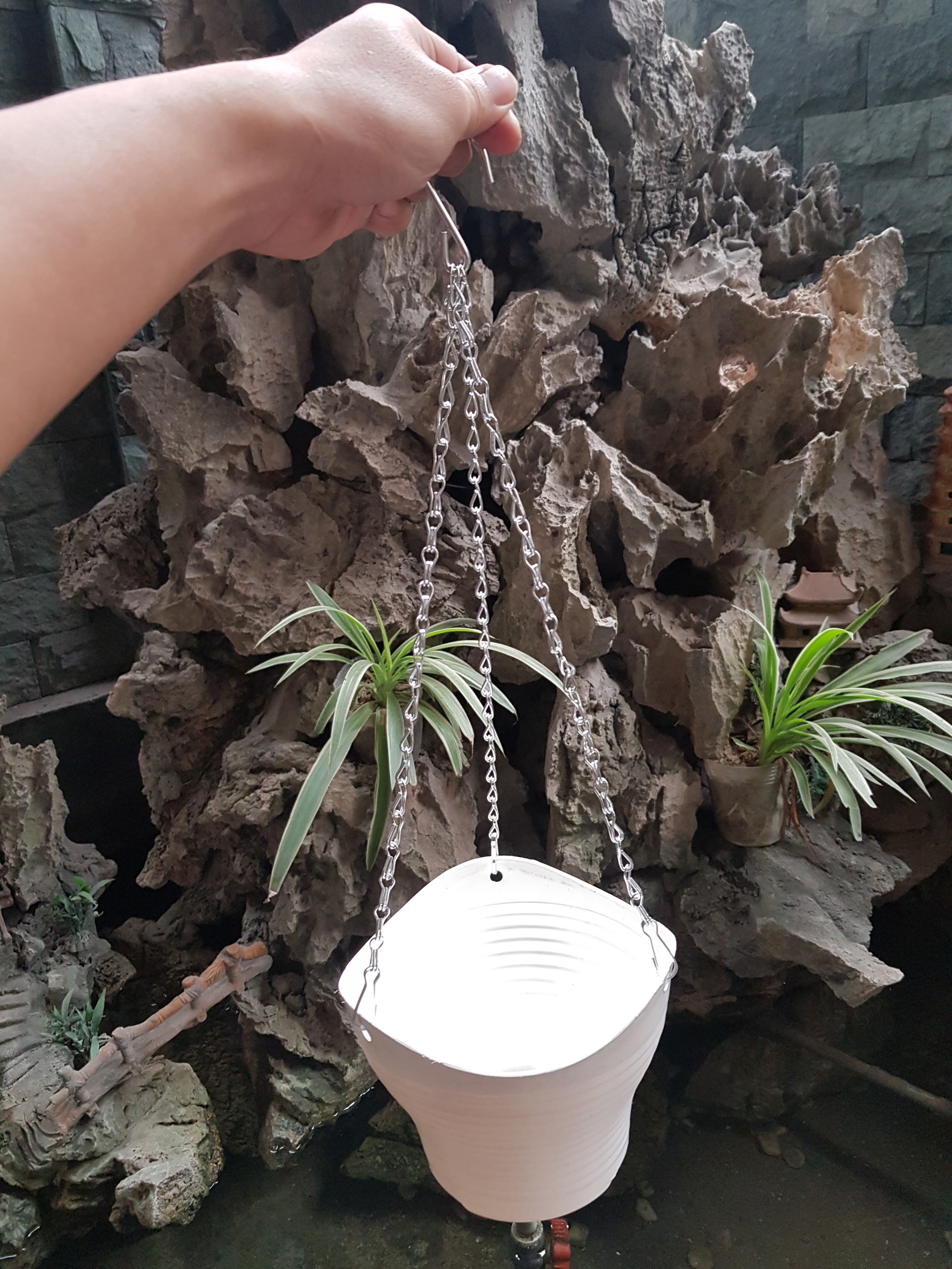 5 Chậu Sóng Trồng Hoa Bằng Nhựa Có Móc Treo Đường Kính Miệng 18cm