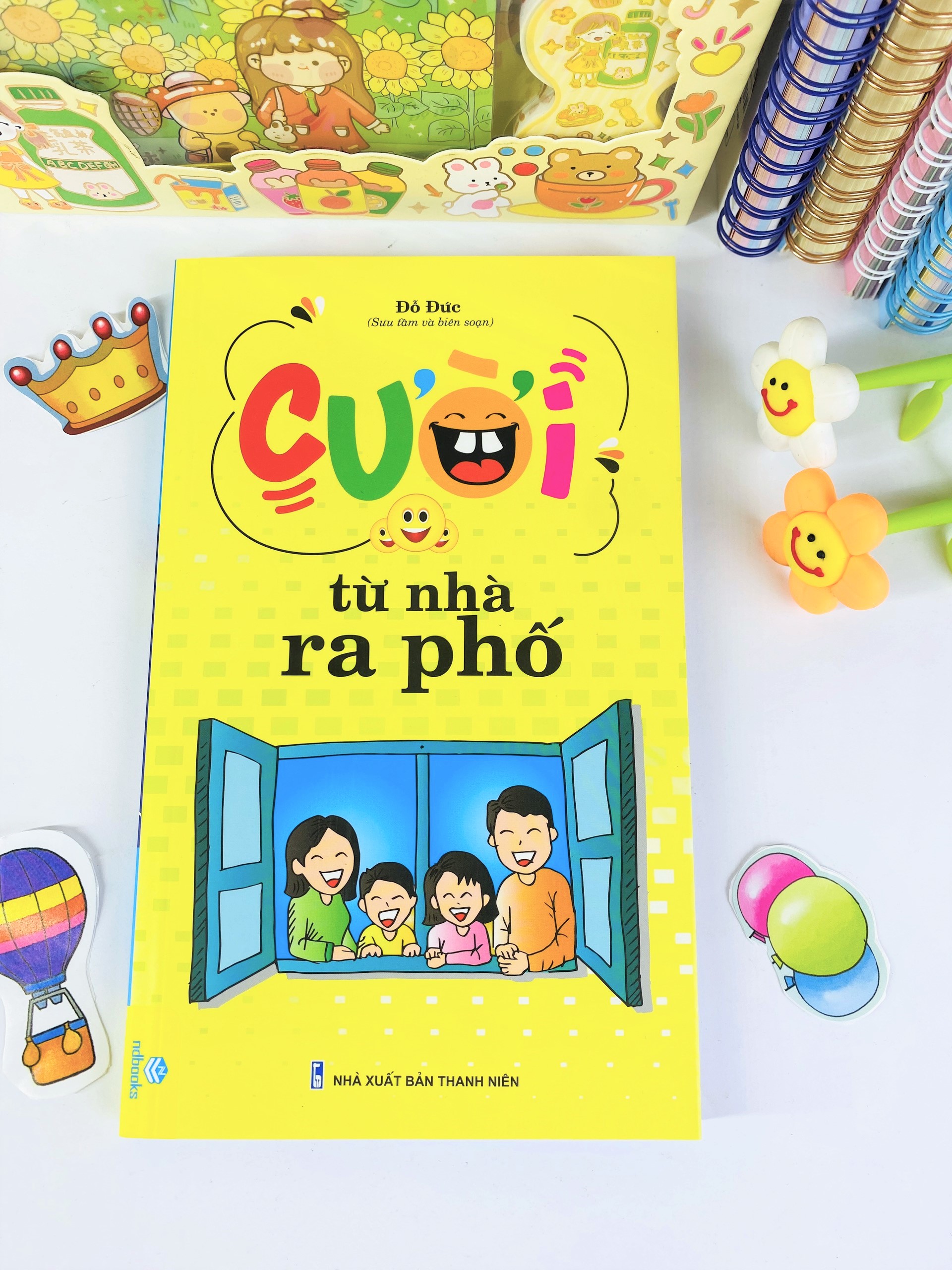 Sách - Cười từ nhà ra phố  - ndbooks