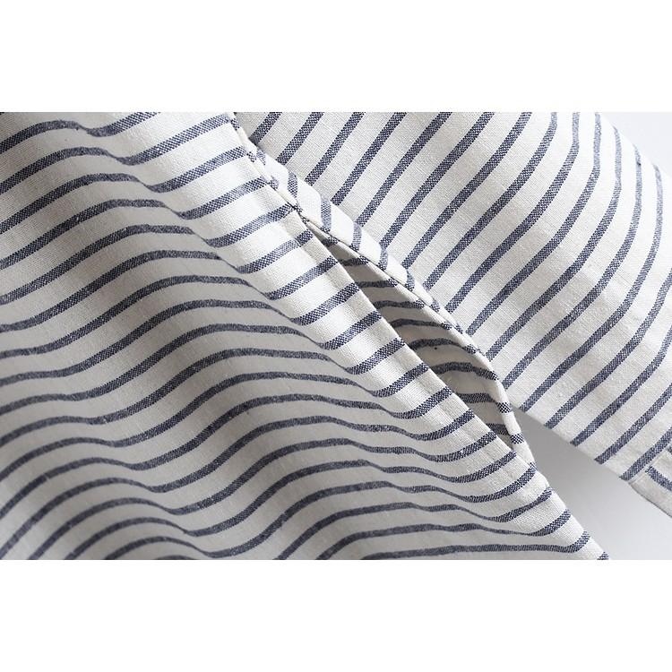 VÁY MORI SỌC NGANG ĐÍNH NÚT GỖ Ở VAI CÓ TÚI