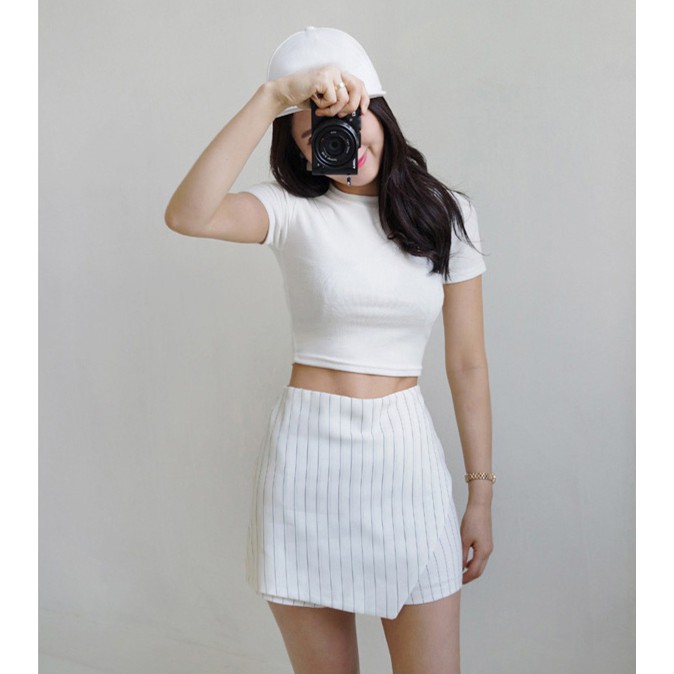 ÁO CROPTOP CỔ TRÒN ĐEN TRẮNG BASIC - ÁO THUN HOT