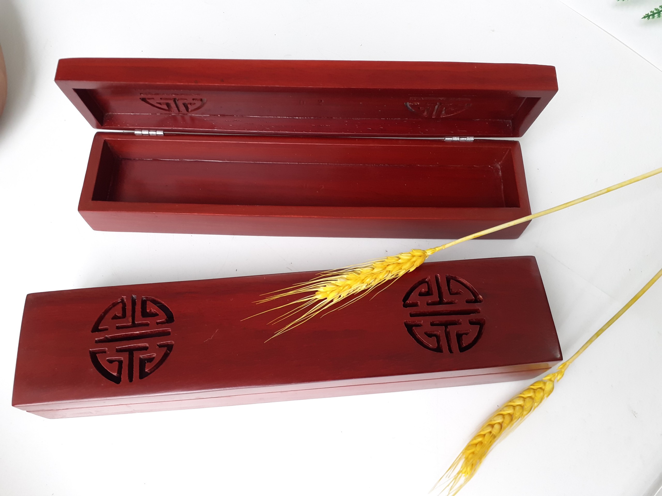 Hộp đựng đũa gỗ hương tiện ích, sang trọng, lịch sự Vitrapro