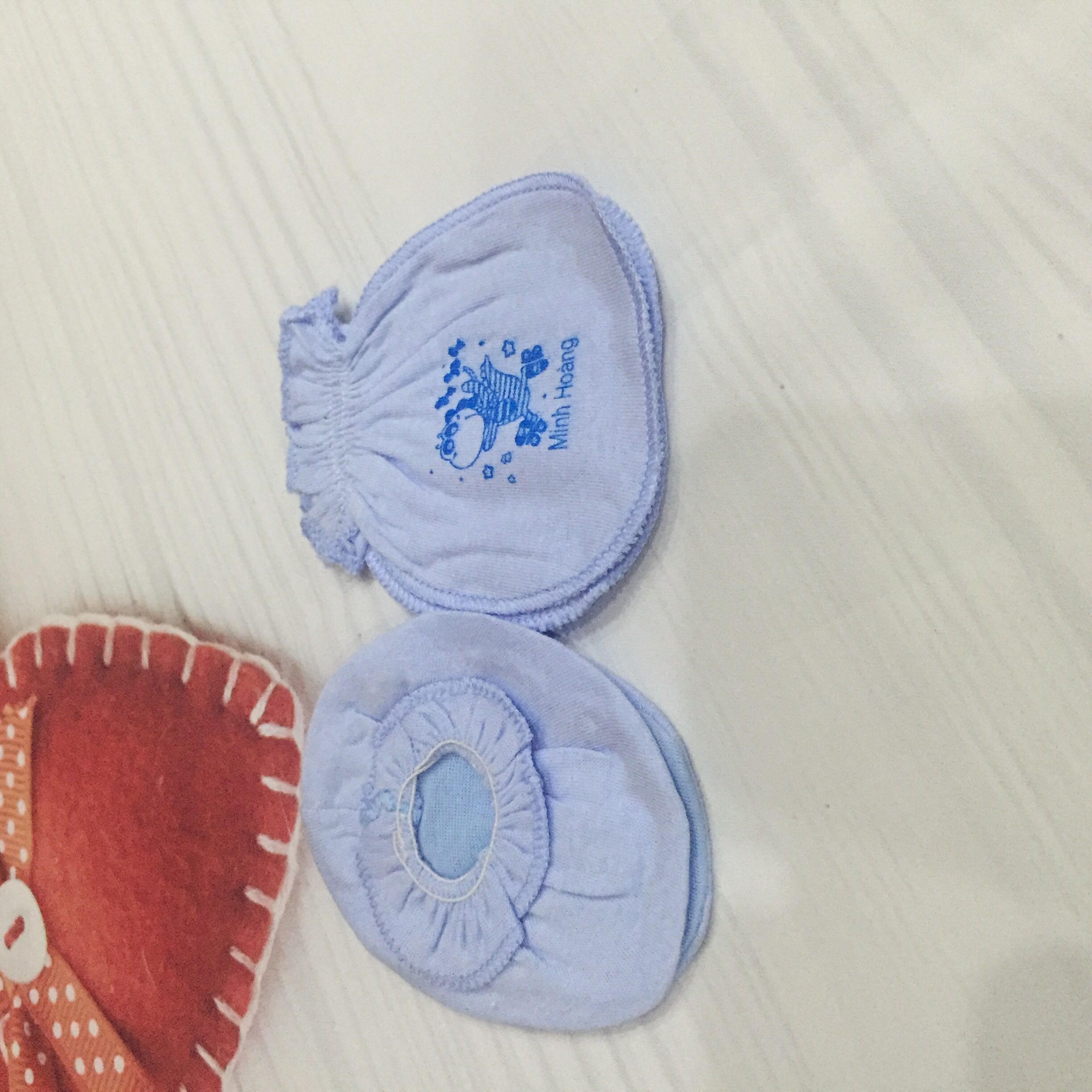 Đồ Sơ Sinh Gồm 5 Bộ Bao Tay Chân Chun Cho bé Trai Và Gái 0-3 tháng ( Vải Cotton Màu Minh Triều