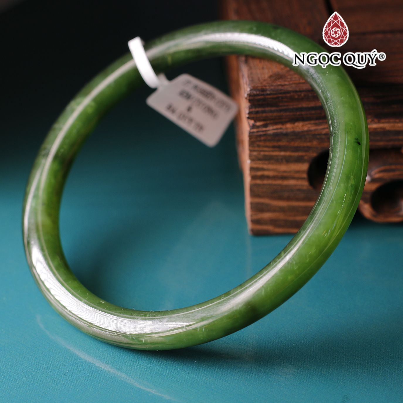 Vòng tay nguyên khối đá ngọc bích bản tròn mệnh hỏa, thổ - Ngọc Quý Gemstones