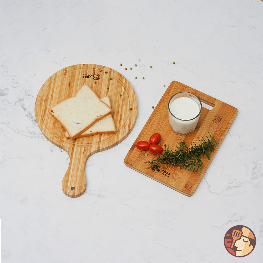 Thớt tre Chef Studio cao cấp hình tròn có rãnh, tay cầm 36x25x1.5cm - CB42, bền bỉ, an toàn cho sức khỏe, dùng cắt thái và bày trí đồ ăn