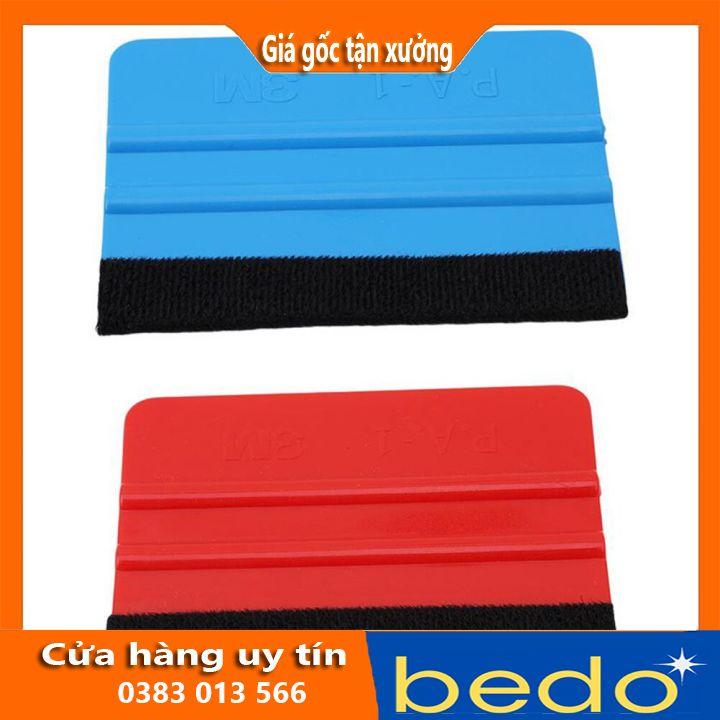 Gạt decal màu đỏ, có thể gạt decal được ở góc cong