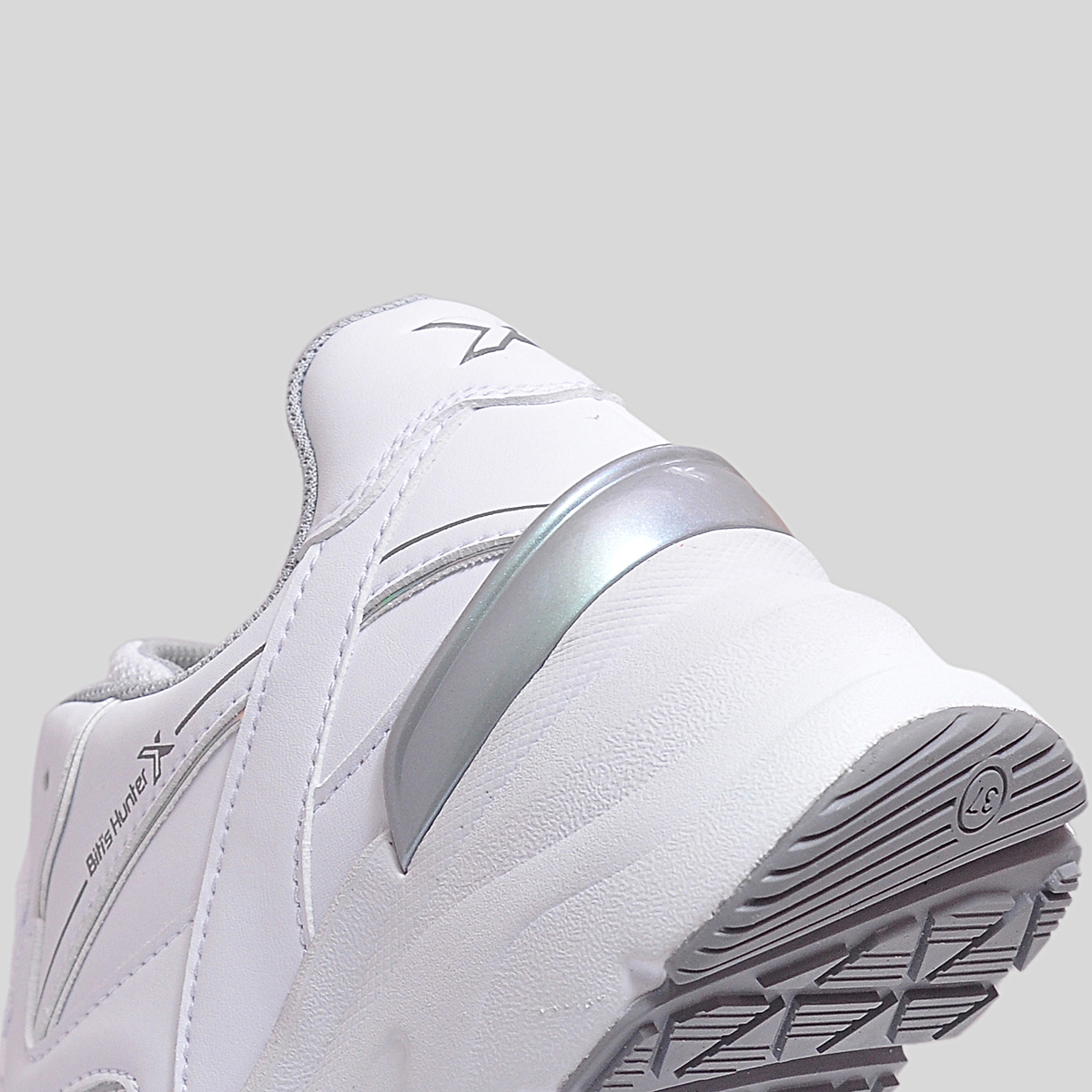 Giày Thể Thao sneaker Nữ Biti's Hunter HSW002301TRG (Trắng)