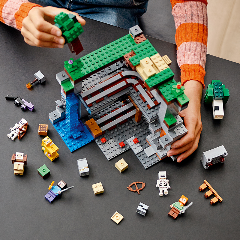 LEGO MINECRAFT 21169 Cuộc Phiêu Lưu Đầu Tiên