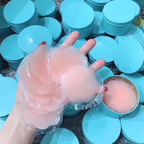 Hộp 10 Miếng Dán Ngực Silicon Tàng Hình