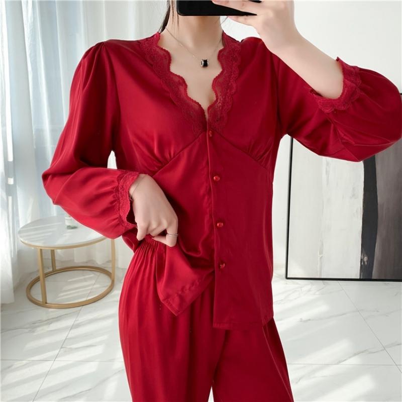 Đồ bộ pijama lụa, đồ mặc nhà nữ VILADY - B105 kiểu tay dài quần dài, hoạ tiết trơn phối viên ren quyến rũ, chất liệu lụa Pháp (lụa latin) cao cấp - Màu đỏ