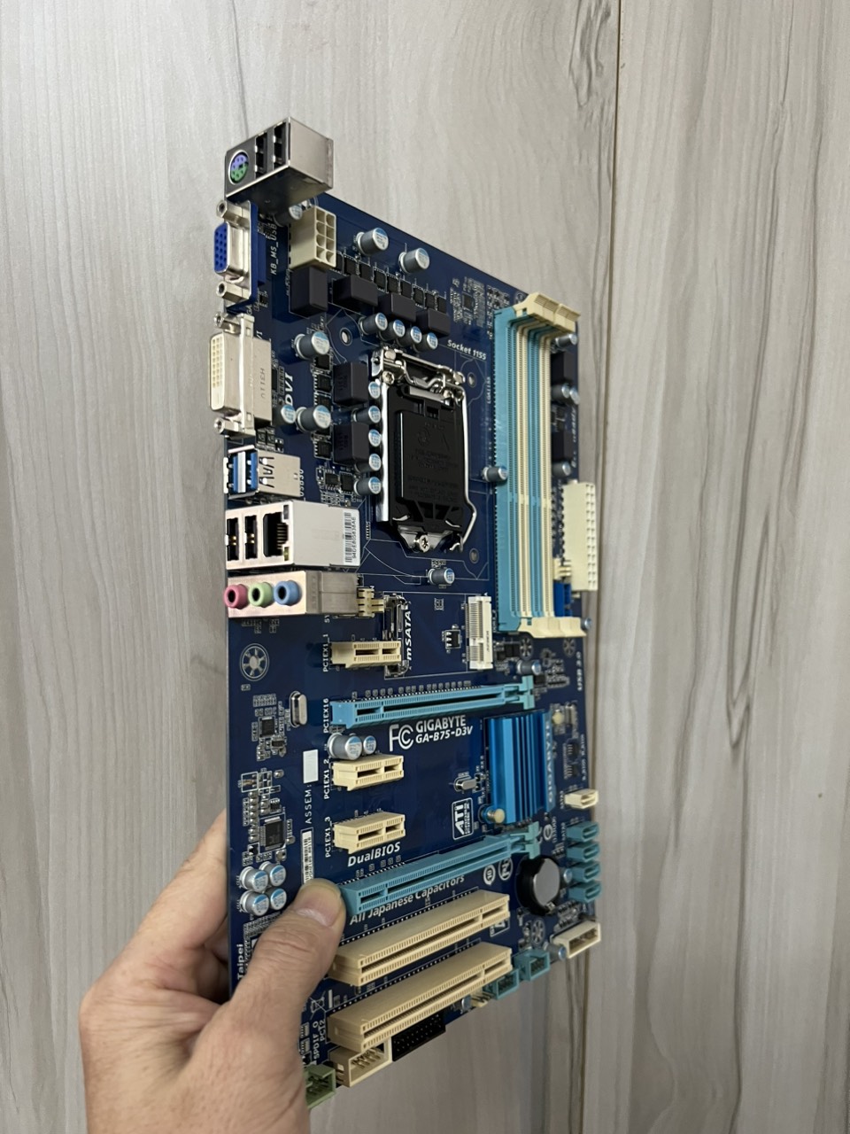 Bo Mạch Chủ (Mainboard) GIGABYTE B75-D3V - m-SATA/4 KHE RAM (HÀNG CHÍNH HÃNG)