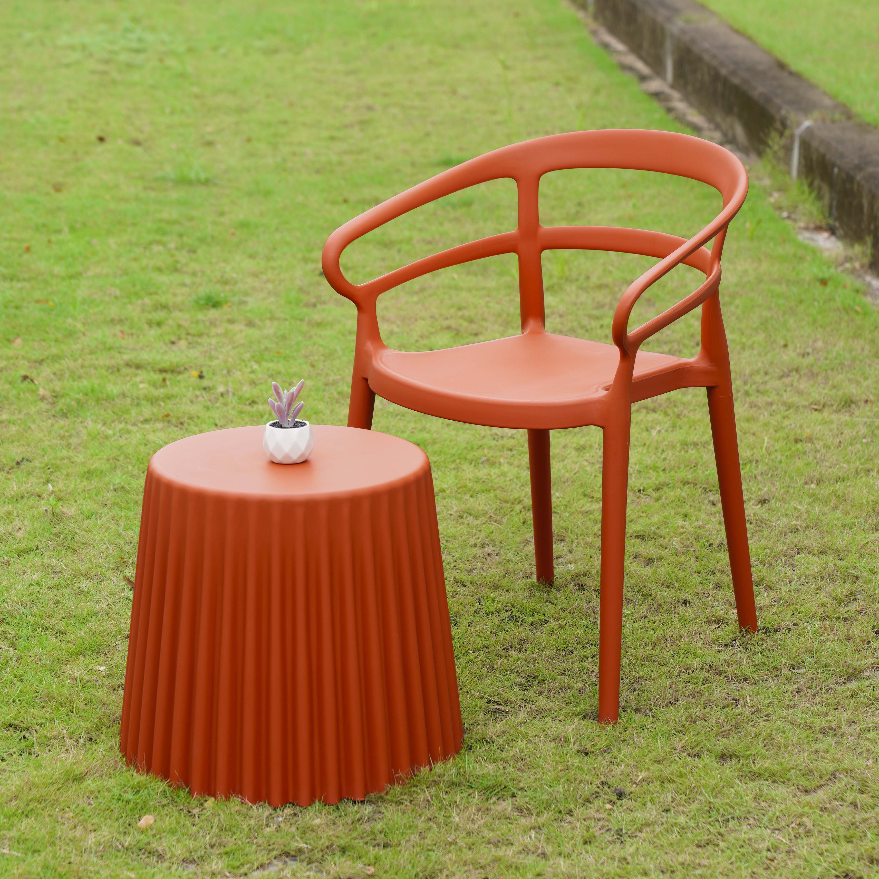Bàn nhựa đúc Sconic , 2 màu lựa chọn , Nhập Khẩu chính hãng Cobi Home