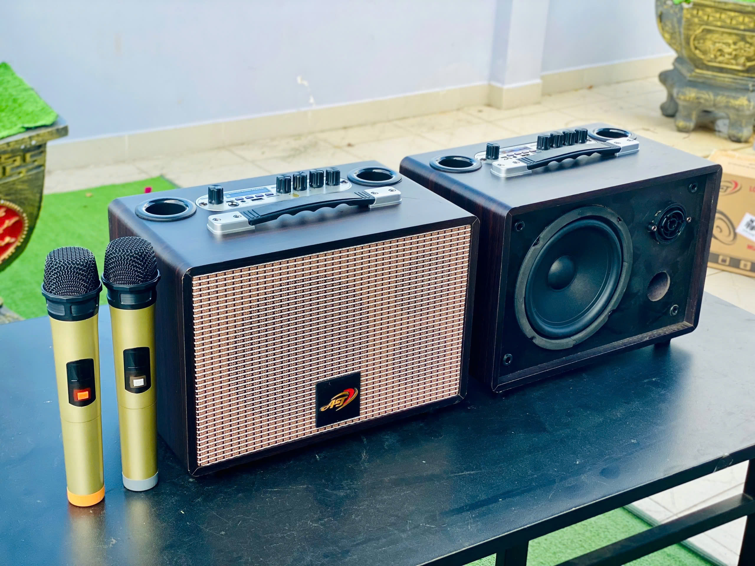 Loa Xách Tay Bluetooth MTMAX AT-T6, Công Suất 100W, Bass 16, 1 Treble Cho Âm Thanh Mạnh Mẽ, Căng Ấm, Kèm 2 Micro Không Dây Cao Cấp, Chống Rè, Hú Hiệu Quả, Bảo Hành 12 Tháng, Hàng Chính Hãng