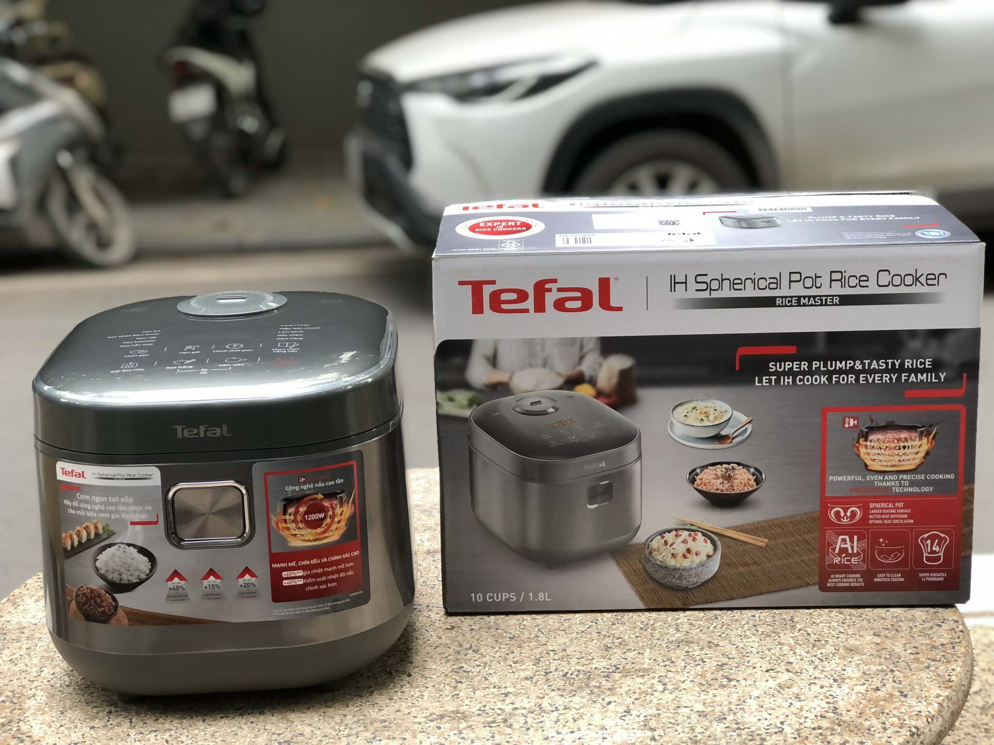 Nồi cơm điện cao tần Tefal RK818A68, Công suất 1200W, Dung tích 1,8 lít, Lòng nồi dạng niêu dày 2 mm với kết cấu là 6 lớp, Hàng chính hãng -  Bảo hành 2 năm