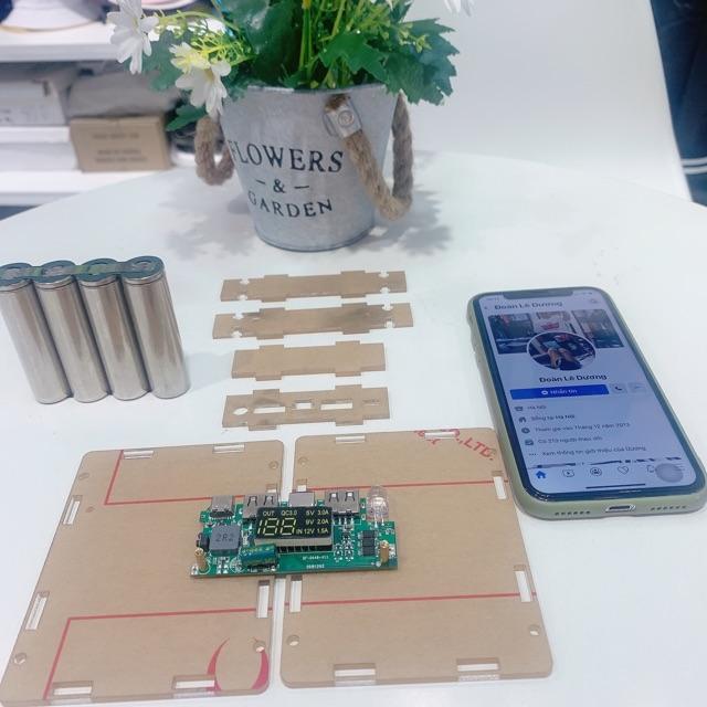 Box sạc dự phòng mica trong suốt kèm mạch (Không kèm pin)