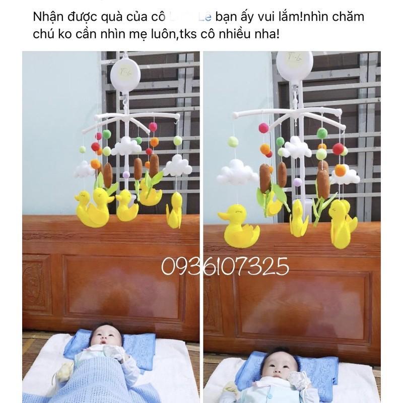 Đồ chơi treo nôi 'NHỮNG CHÚ VỊT VÀNG&quot;