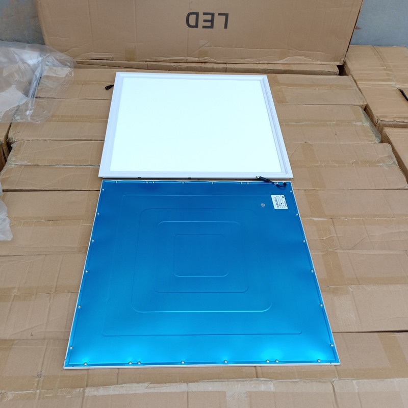 Đèn LED ỐP TRẦN PANEL 600x 600 48W Siêu Mỏng