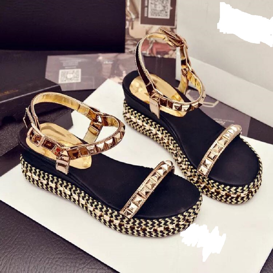 Sandal Nữ Đế Xuồng Đính Đinh