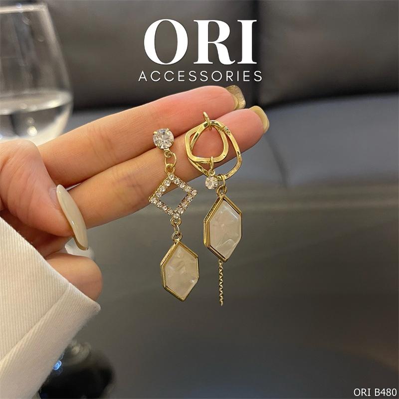 Bông tai nữ bất đối xứng kiểu dáng độc lạ ORI ACCESSORIES B480