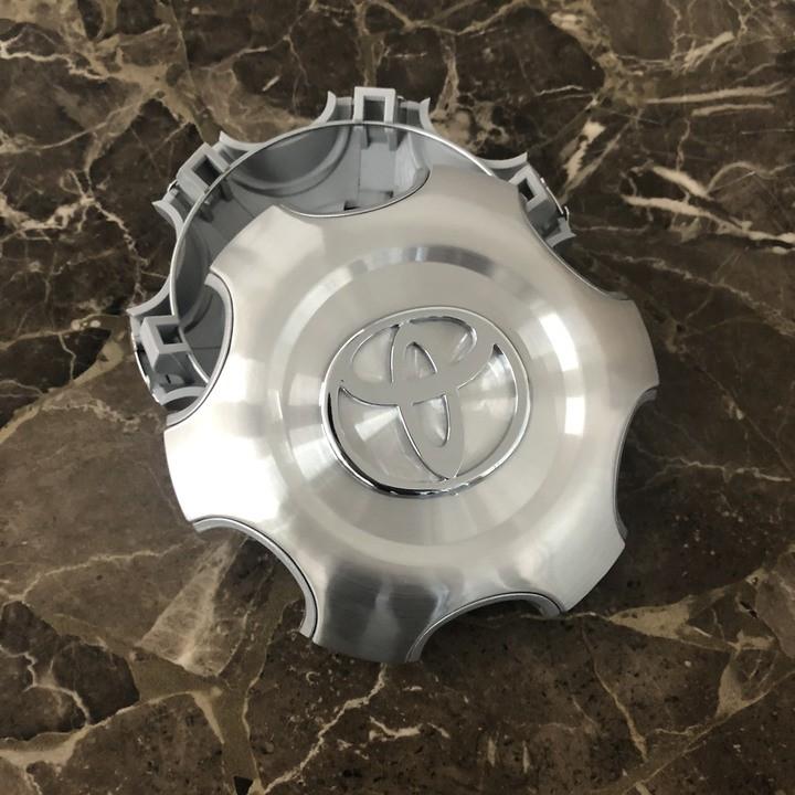 Logo chụp mâm, ốp lazang bánh sau xe ô tô Toyota Land Cruiser Prado TY-038
