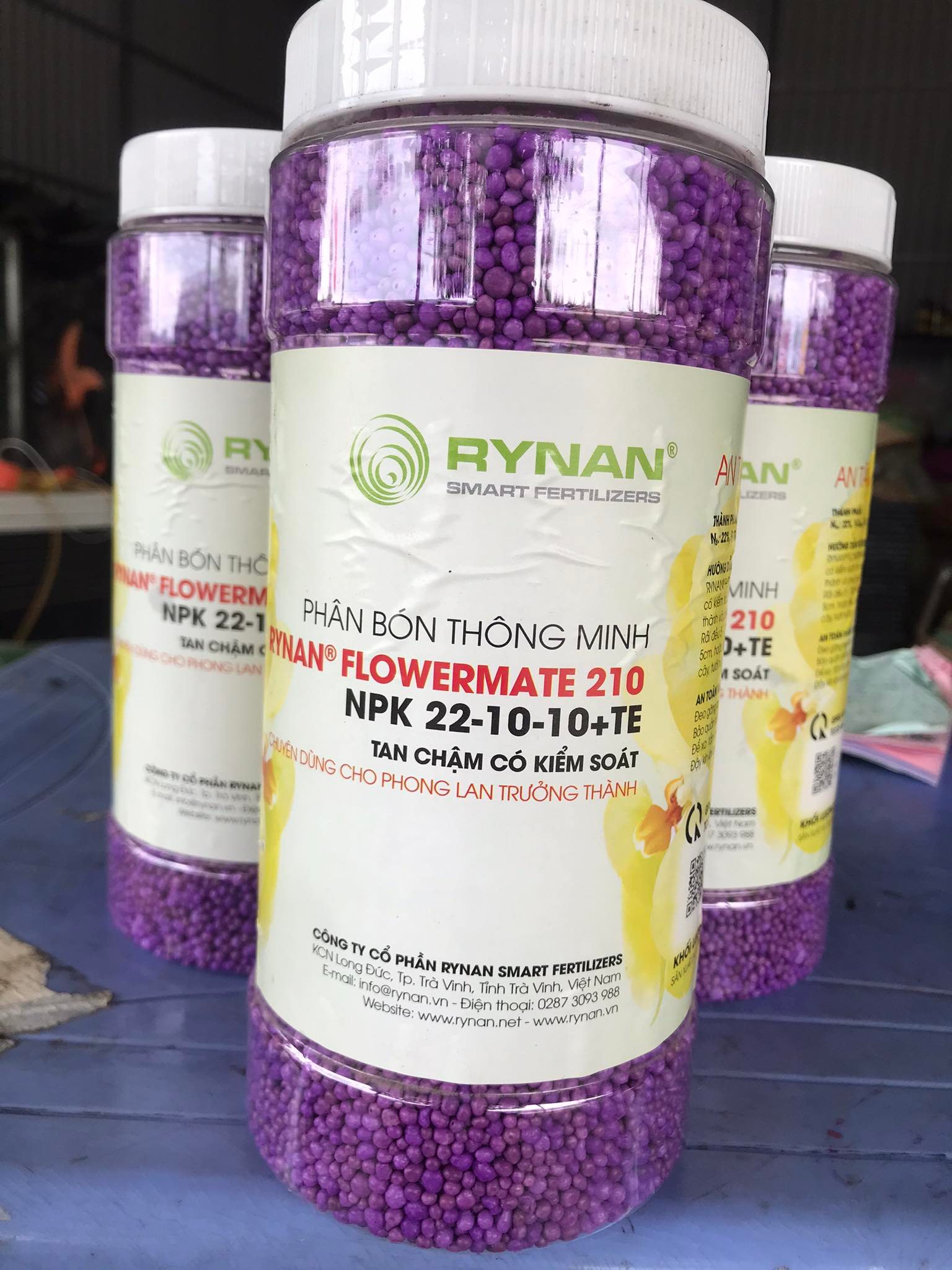 Phân Bón Thông Minh Rynan Flowermate 210 (Hũ 1.36Kg) - Chuyên dung cho cây trưởng thành