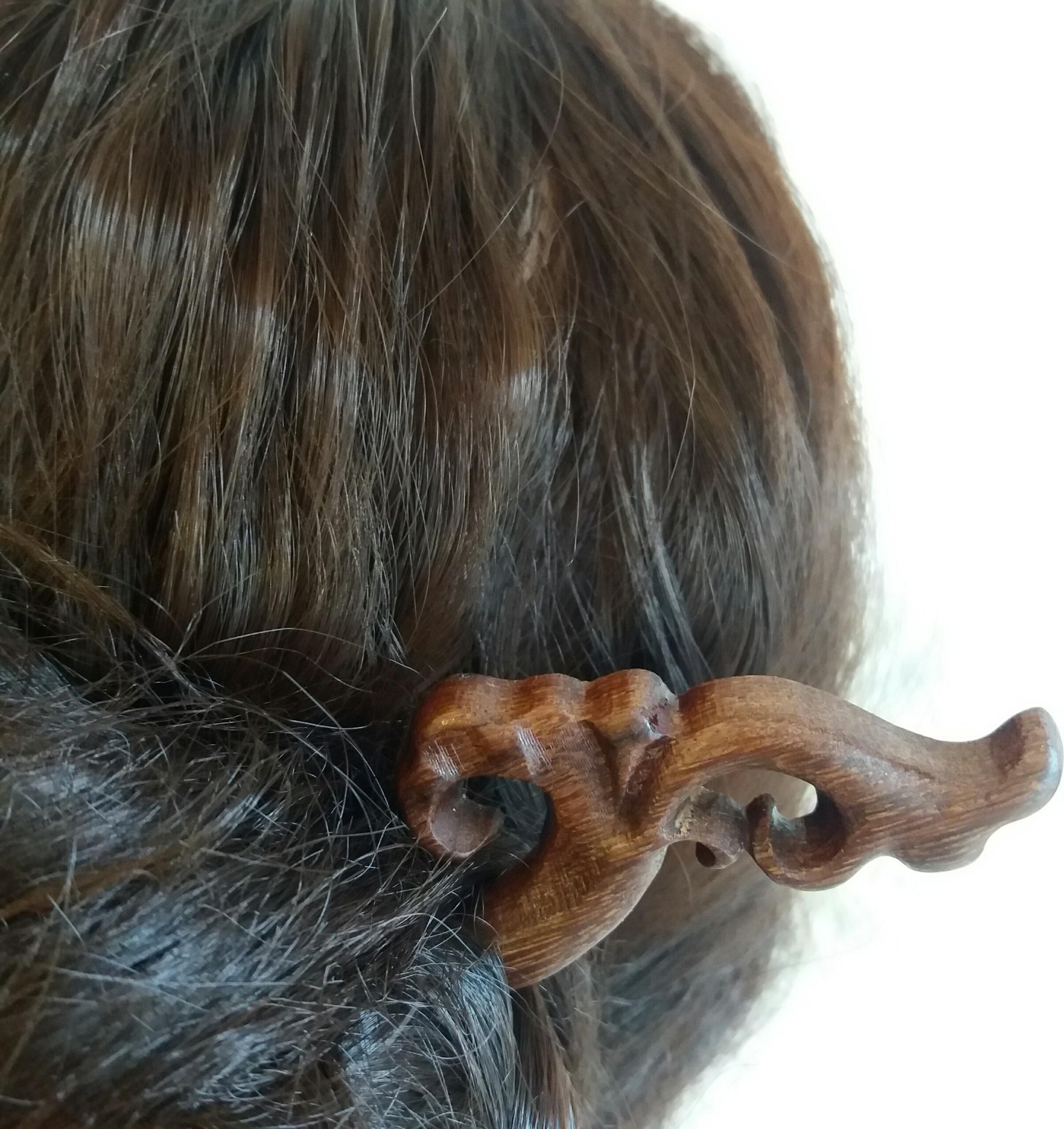 TRÂM CÀI TÓC GỖ HỌA TIẾT
