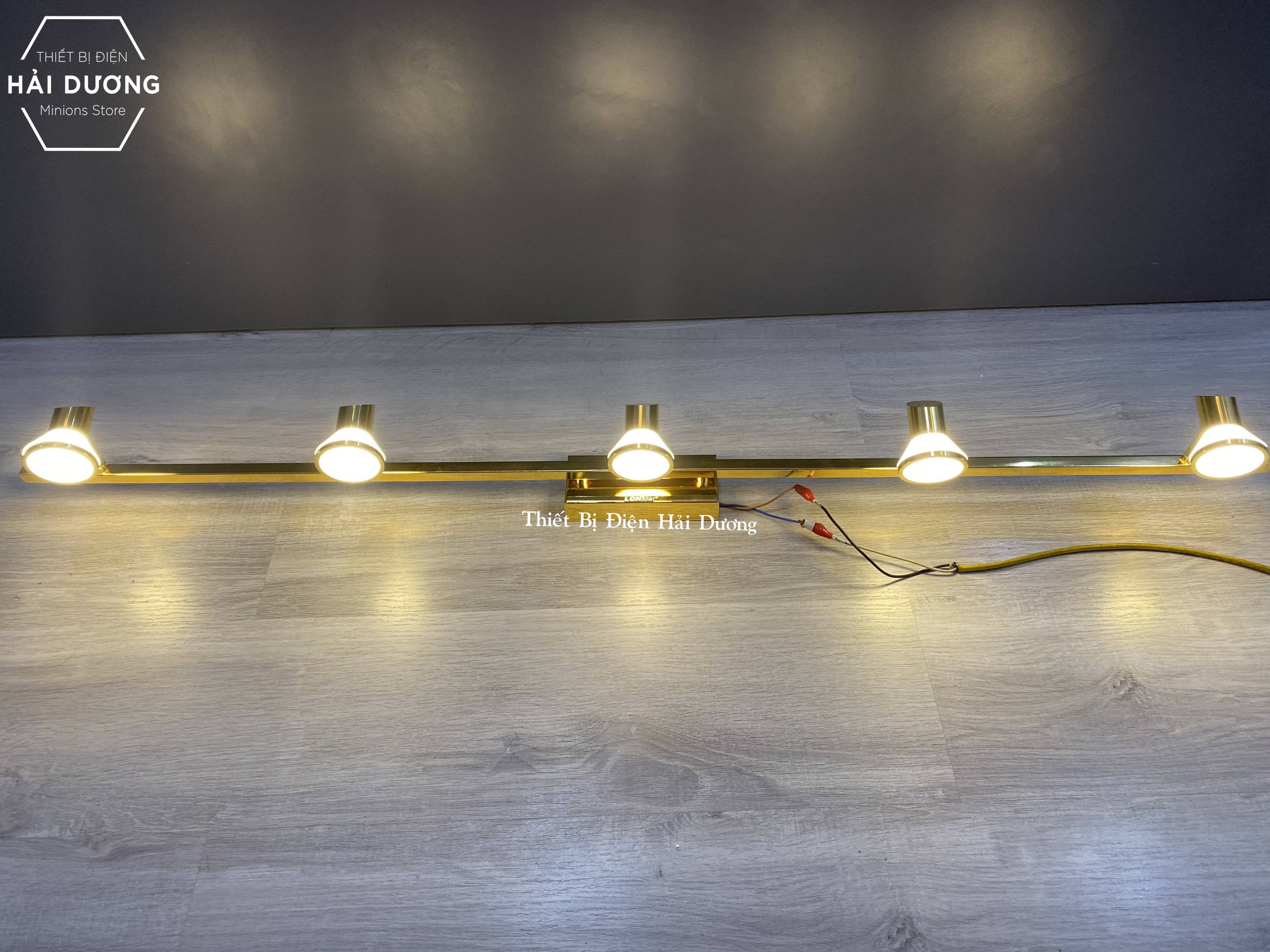 Đèn soi tranh - Đèn rọi gương Led Đèn soi gương 5 đèn chiếu sáng model 3602 -5 15w - Ánh sáng vàng