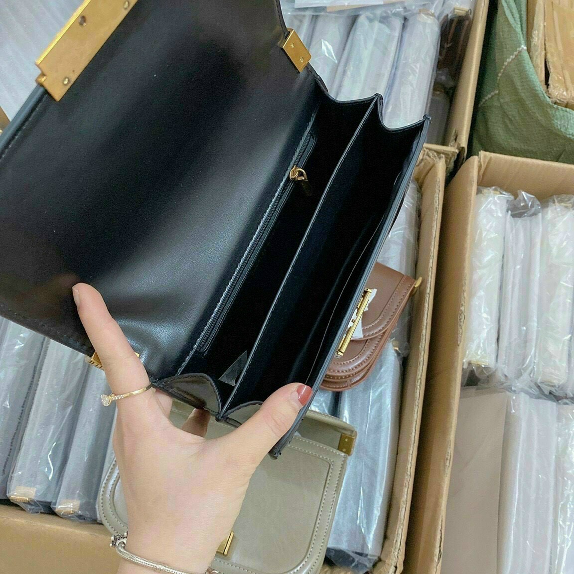 Túi đeo bên hay đeo chéo thời trang xinh