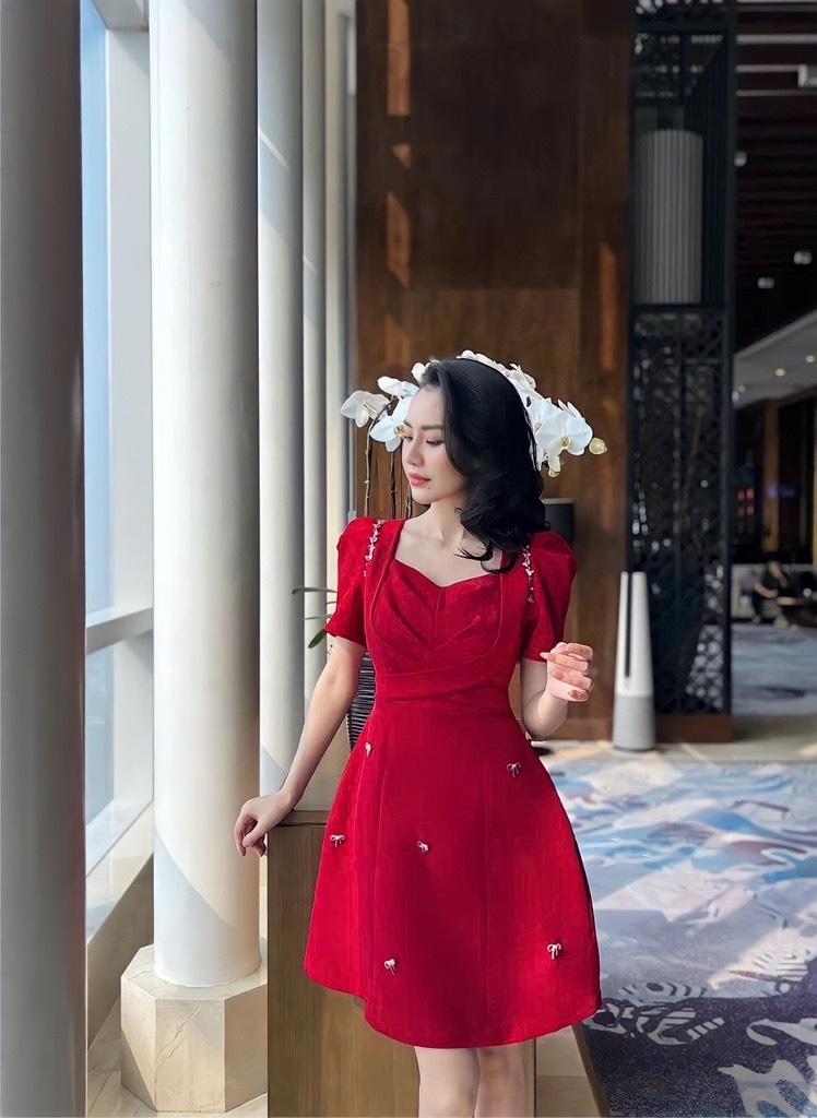 Đầm xòe chéo eo đính đá