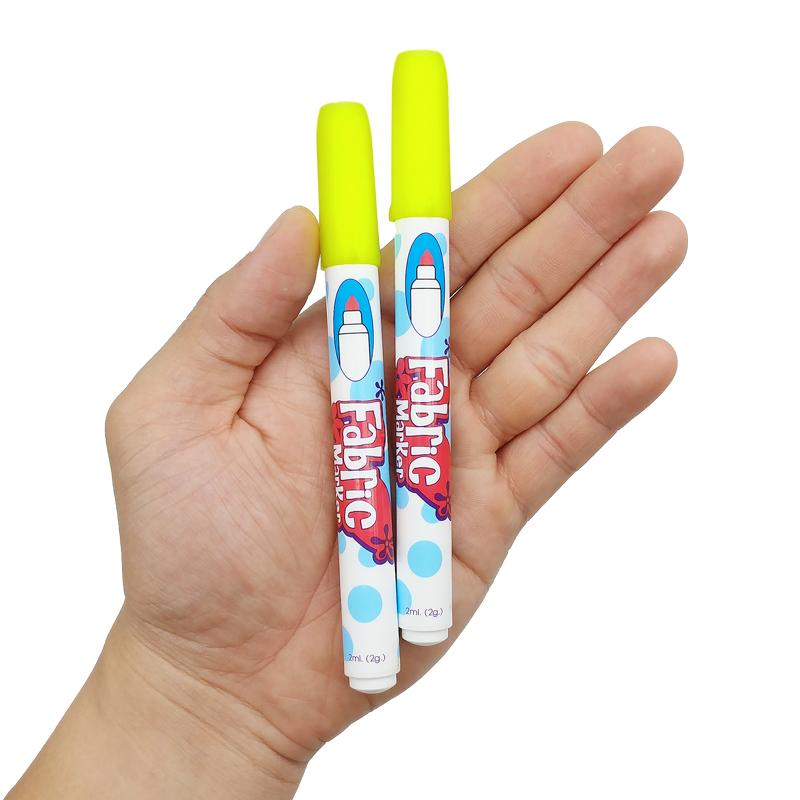 Vỉ 2 Bút Vẽ Trên Vải - Marvy-D-4236 - Vàng Dạ