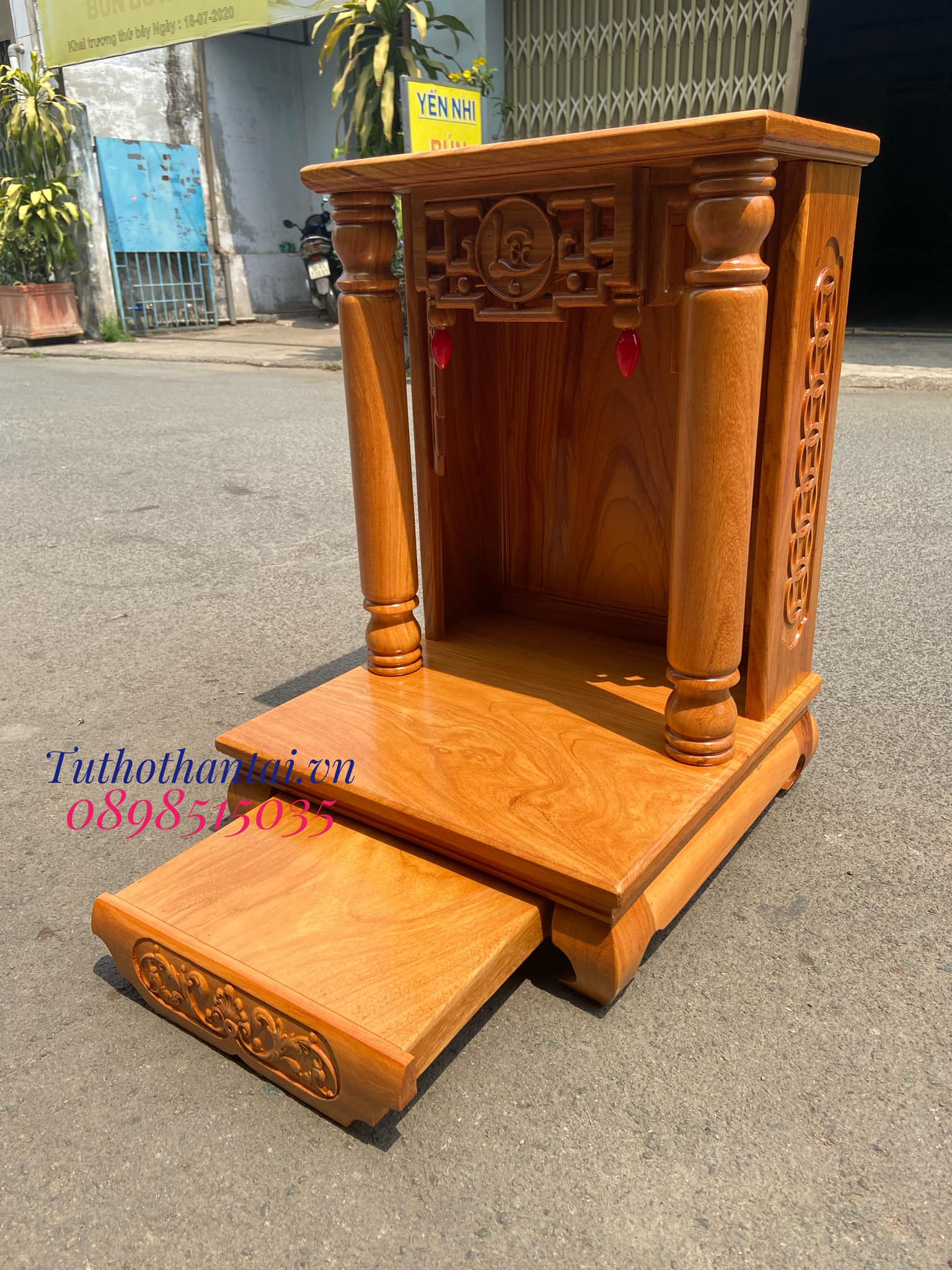 Bàn thờ thần tài ông địa gỗ Gõ Đỏ cột Tròn trơn 48 X 68CM ( Hàng loại 1 )