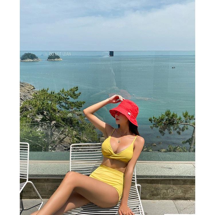 Bikini Hai Mảnh Vàng Tăm